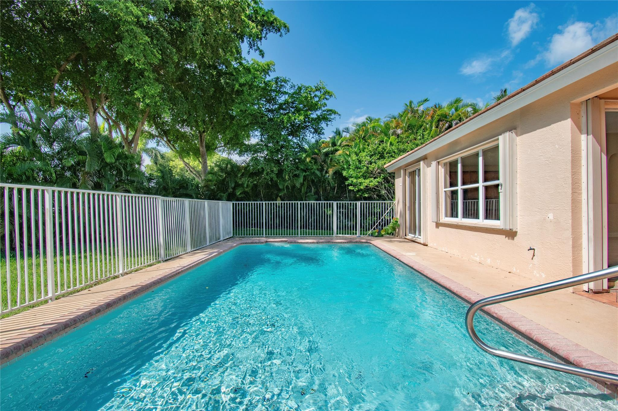 12280 Riverfalls Ct