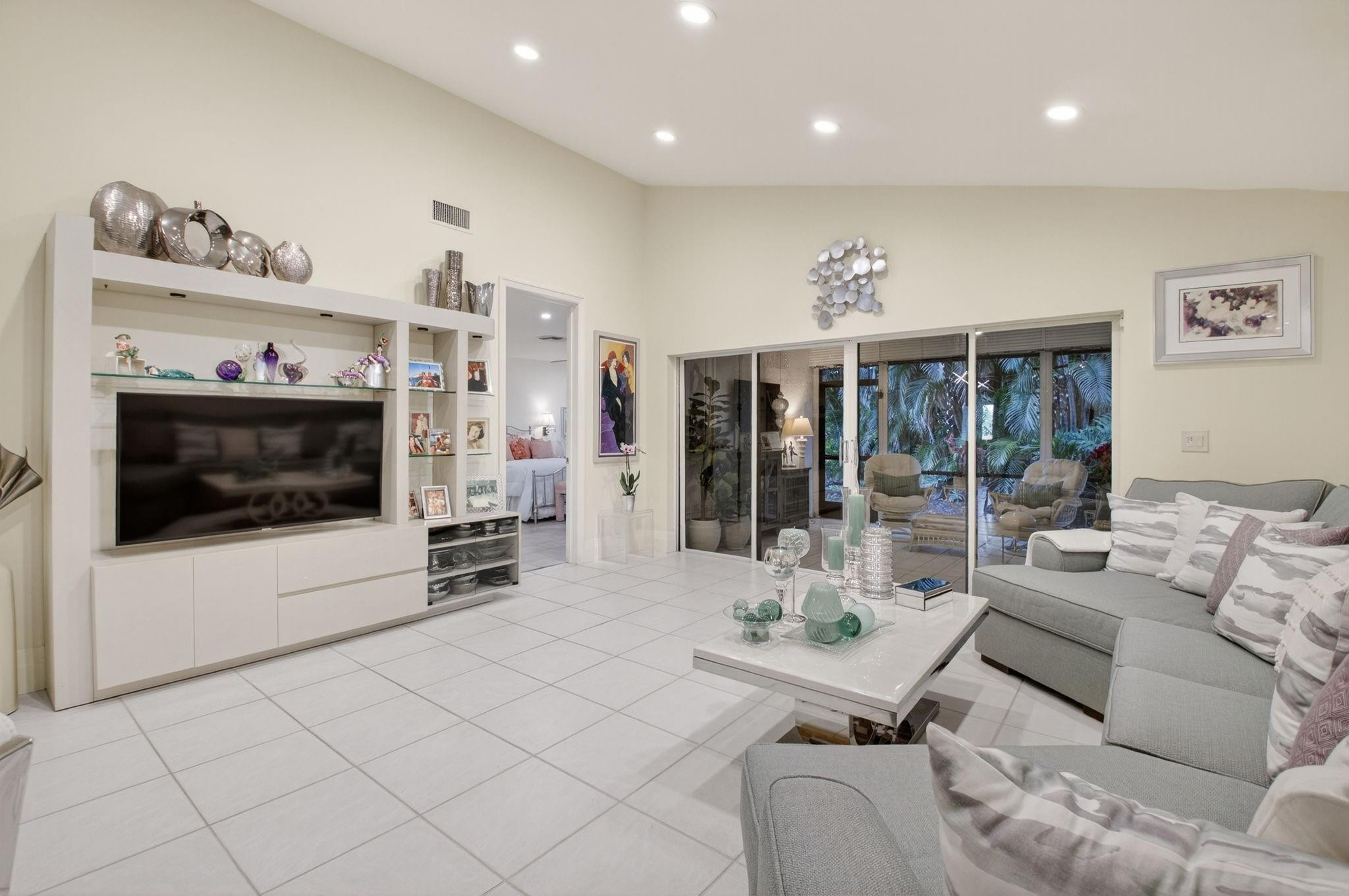 19452 Waters Reach Lane 305 Lane 305