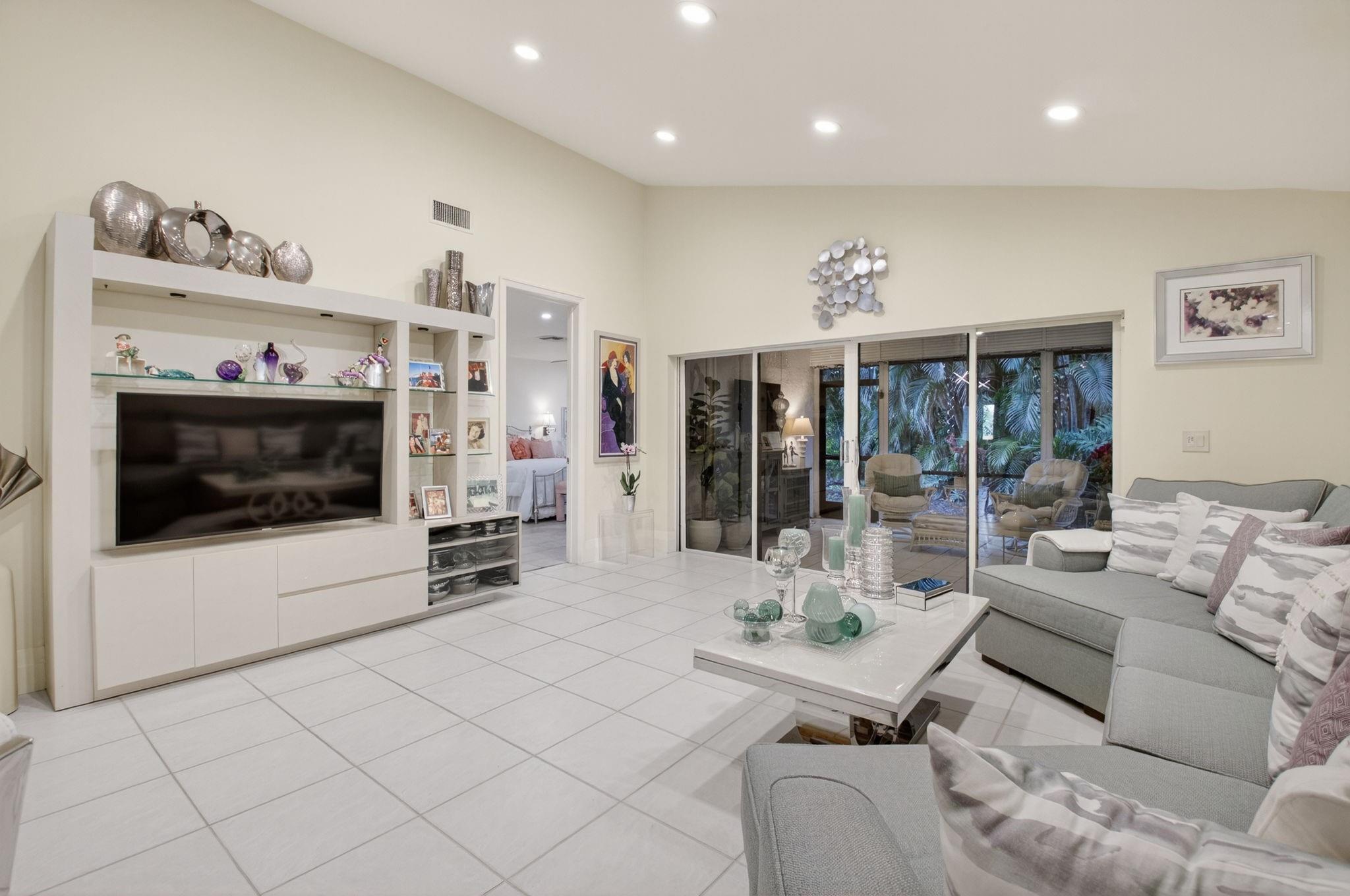 19452 Waters Reach Lane 305 Lane 305