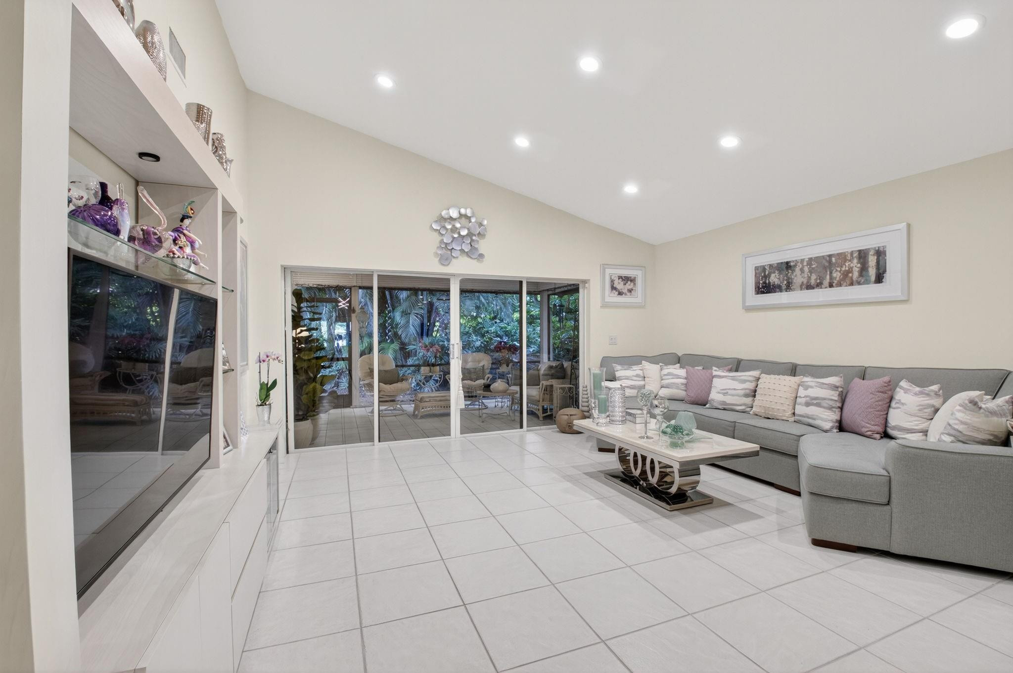 19452 Waters Reach Lane 305 Lane 305