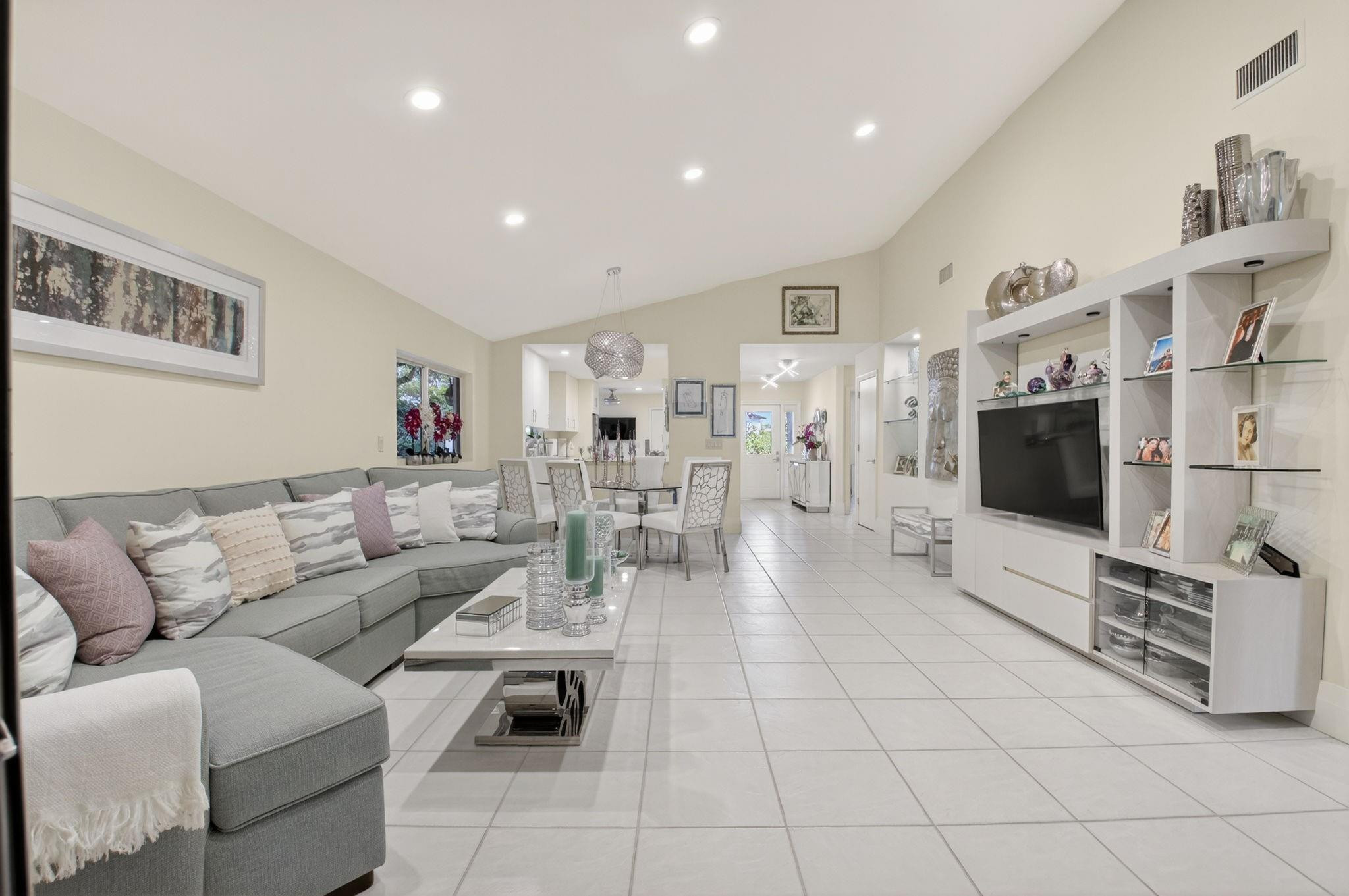 19452 Waters Reach Lane 305 Lane 305