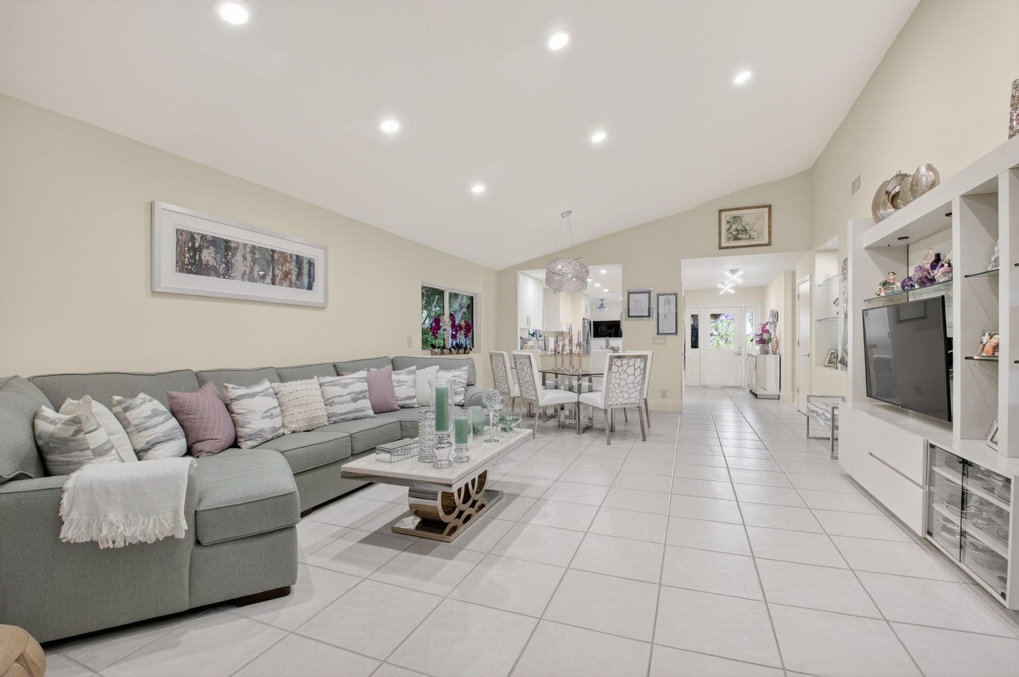 19452 Waters Reach Lane 305 Lane 305