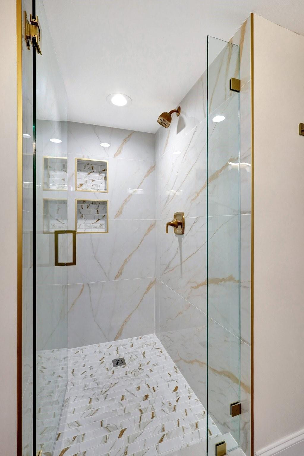 14460 Strathmore Ln 807