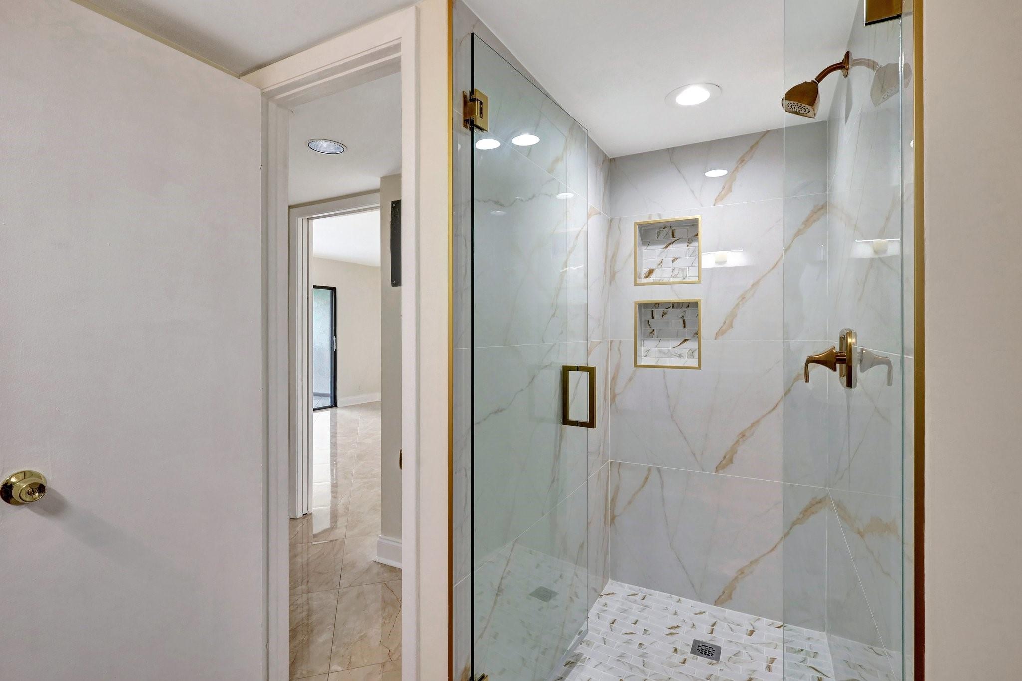 14460 Strathmore Ln 807