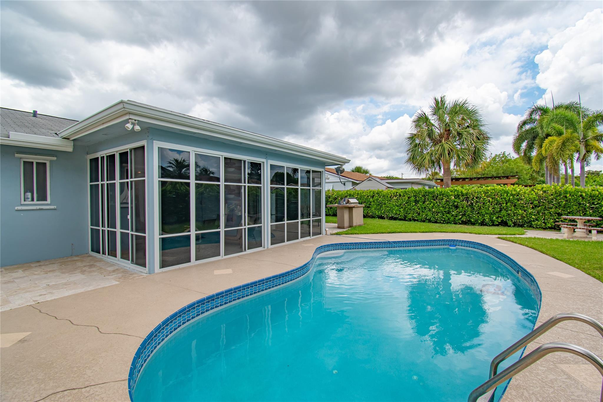 6557 Country Wood Way