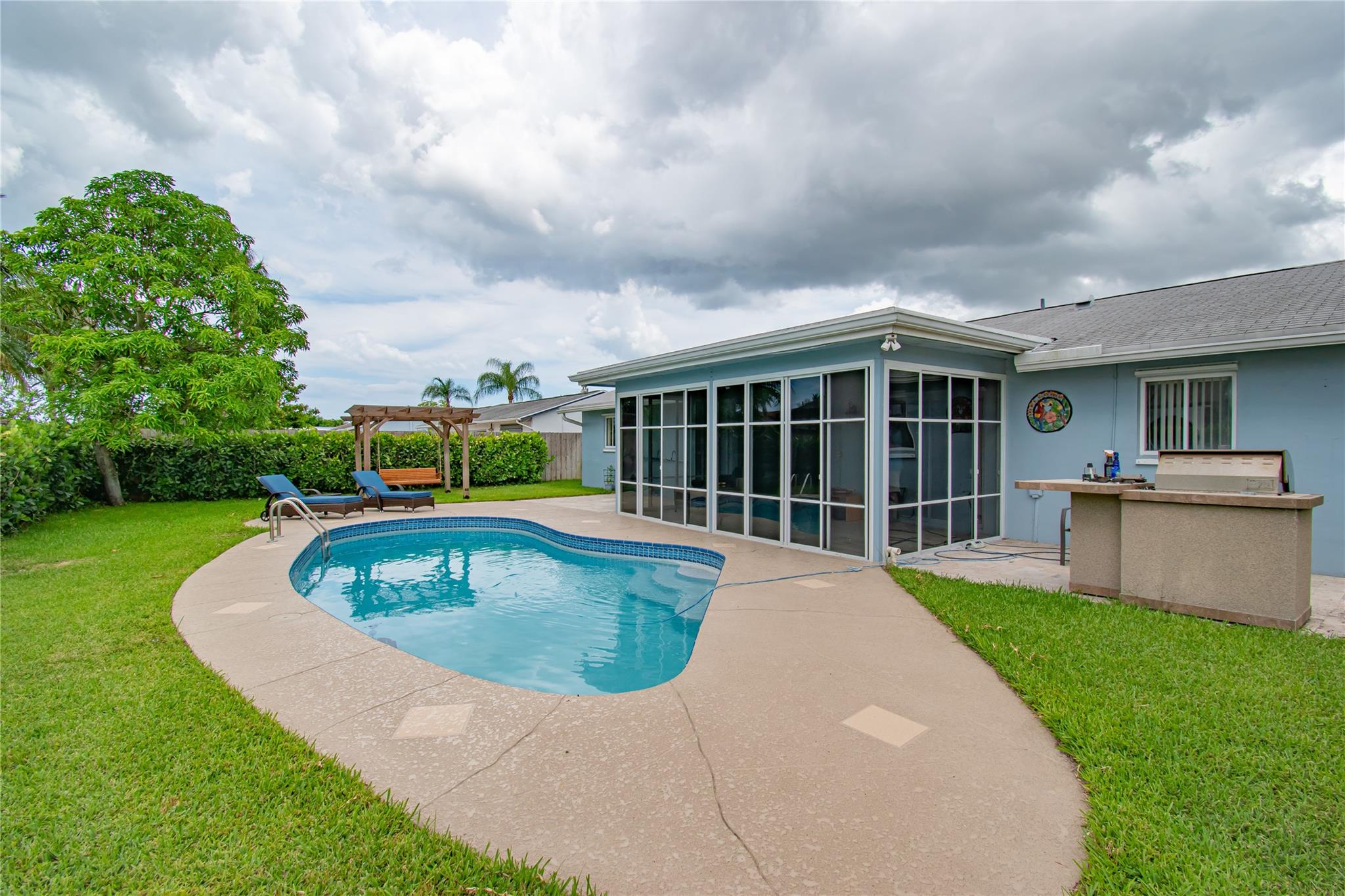 6557 Country Wood Way