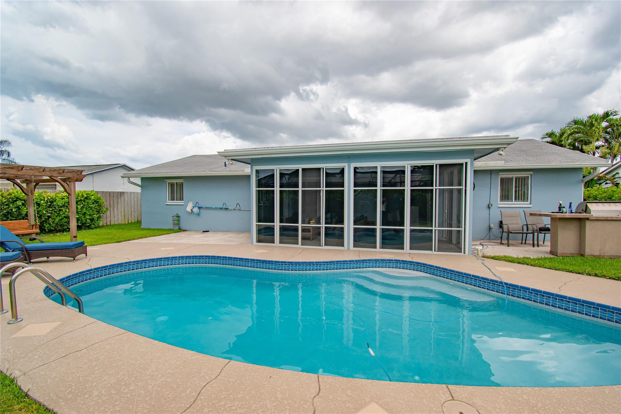 6557 Country Wood Way