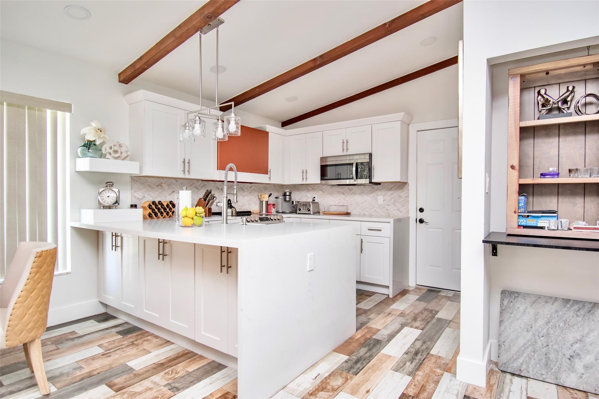 6557 Country Wood Way