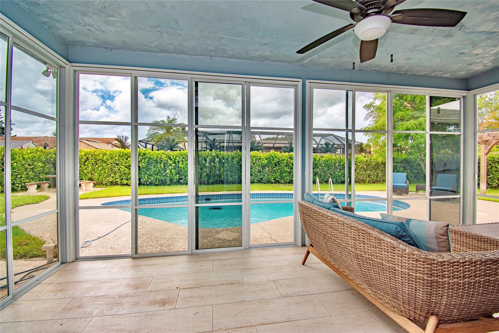 6557 Country Wood Way