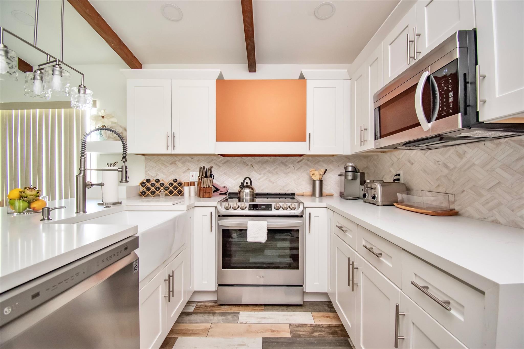 6557 Country Wood Way