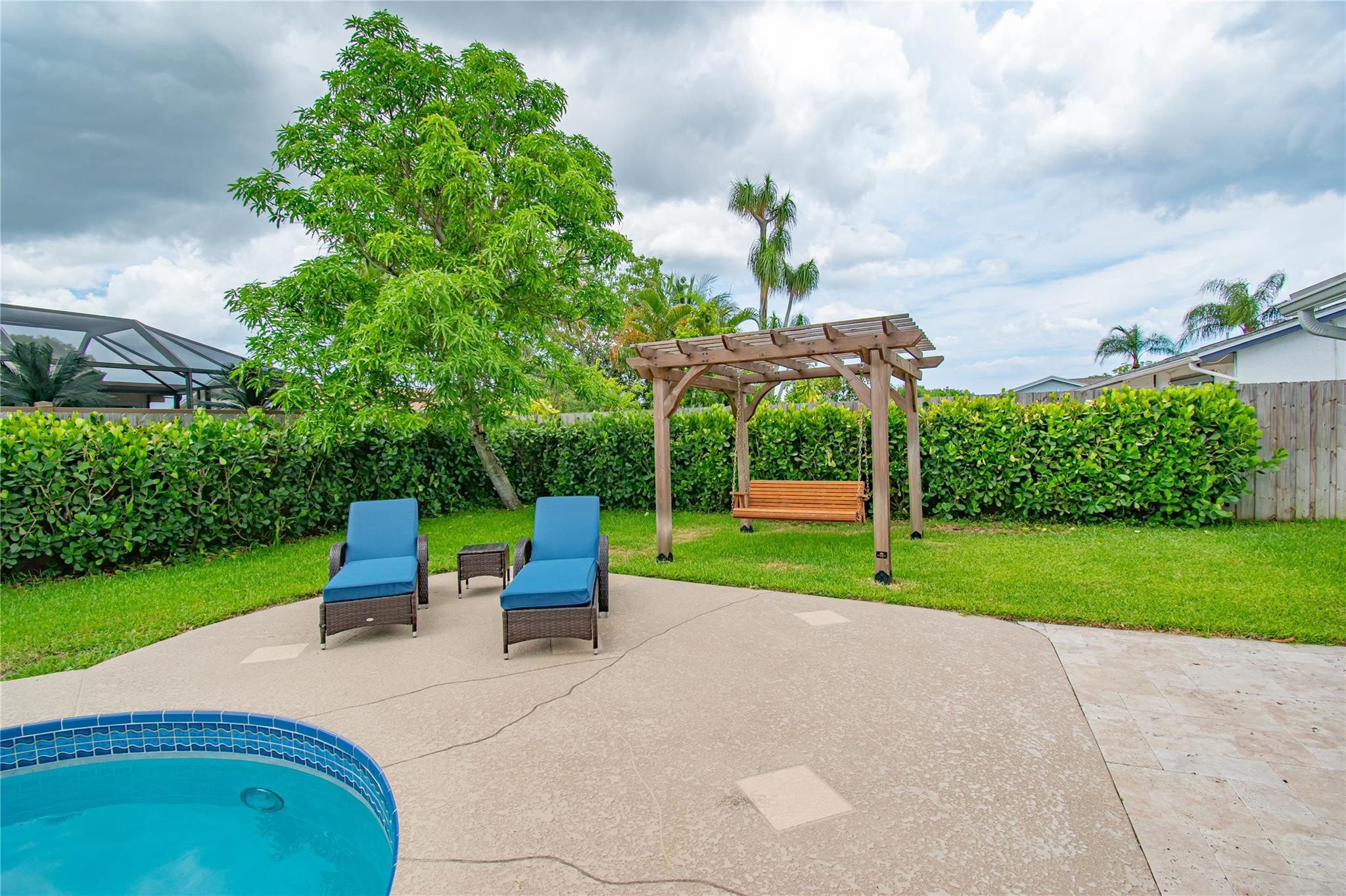 6557 Country Wood Way