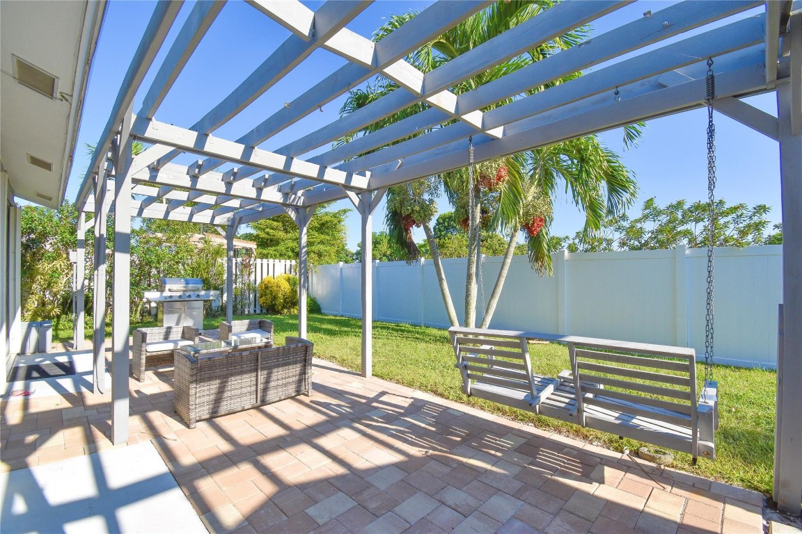 6550 Country Wood Way, Delray Beach