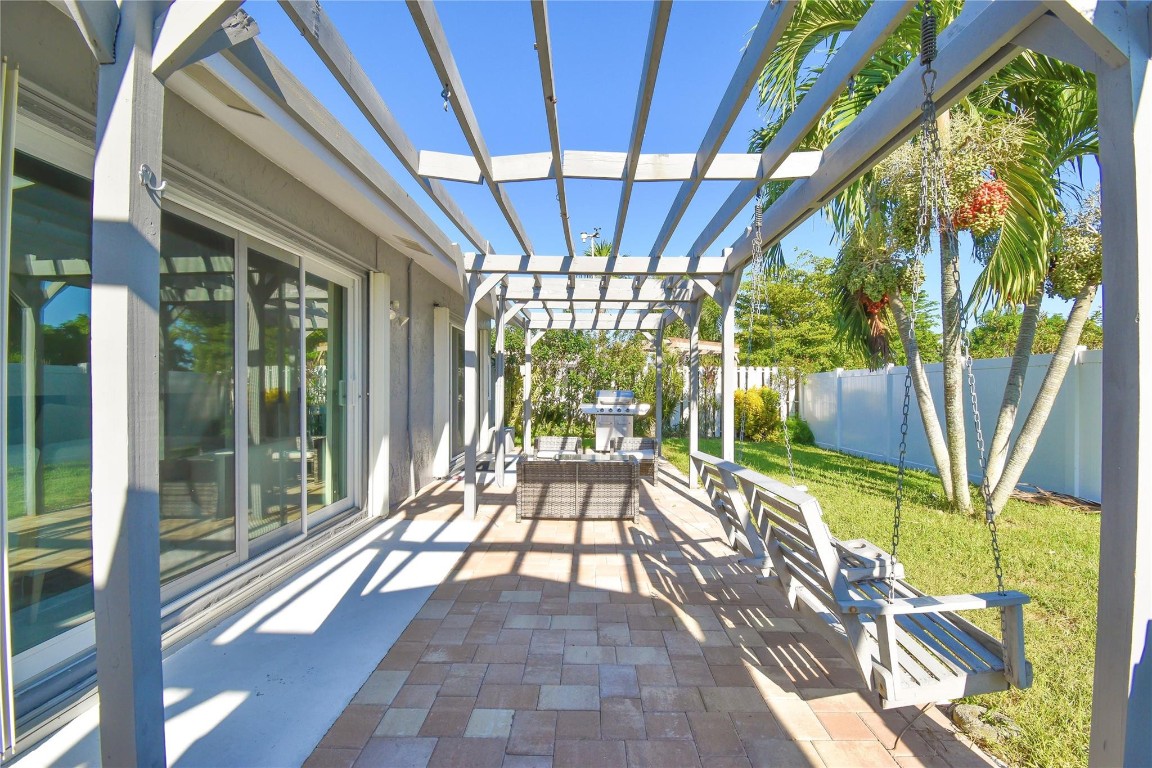 6550 Country Wood Way, Delray Beach