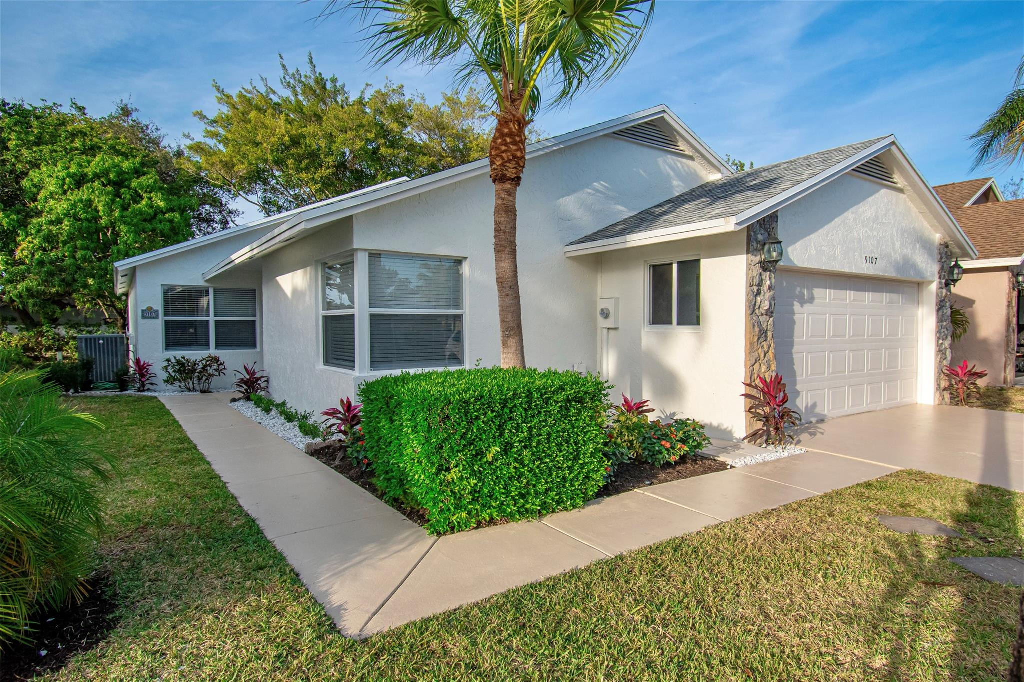 9107 Chatsworth Cascades Circle