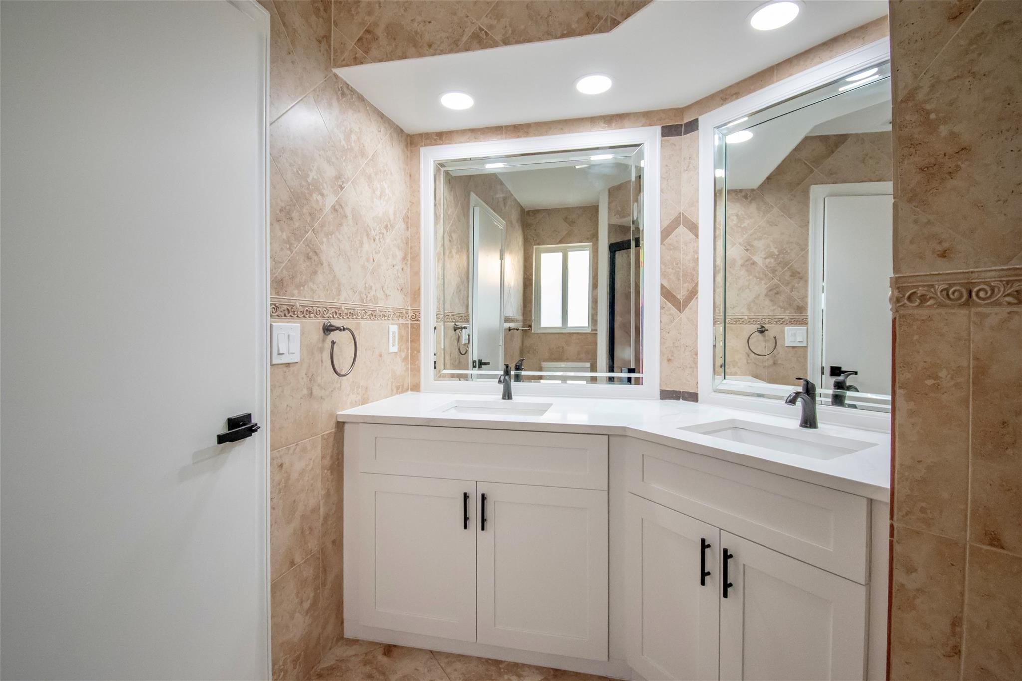 9107 Chatsworth Cascades Circle