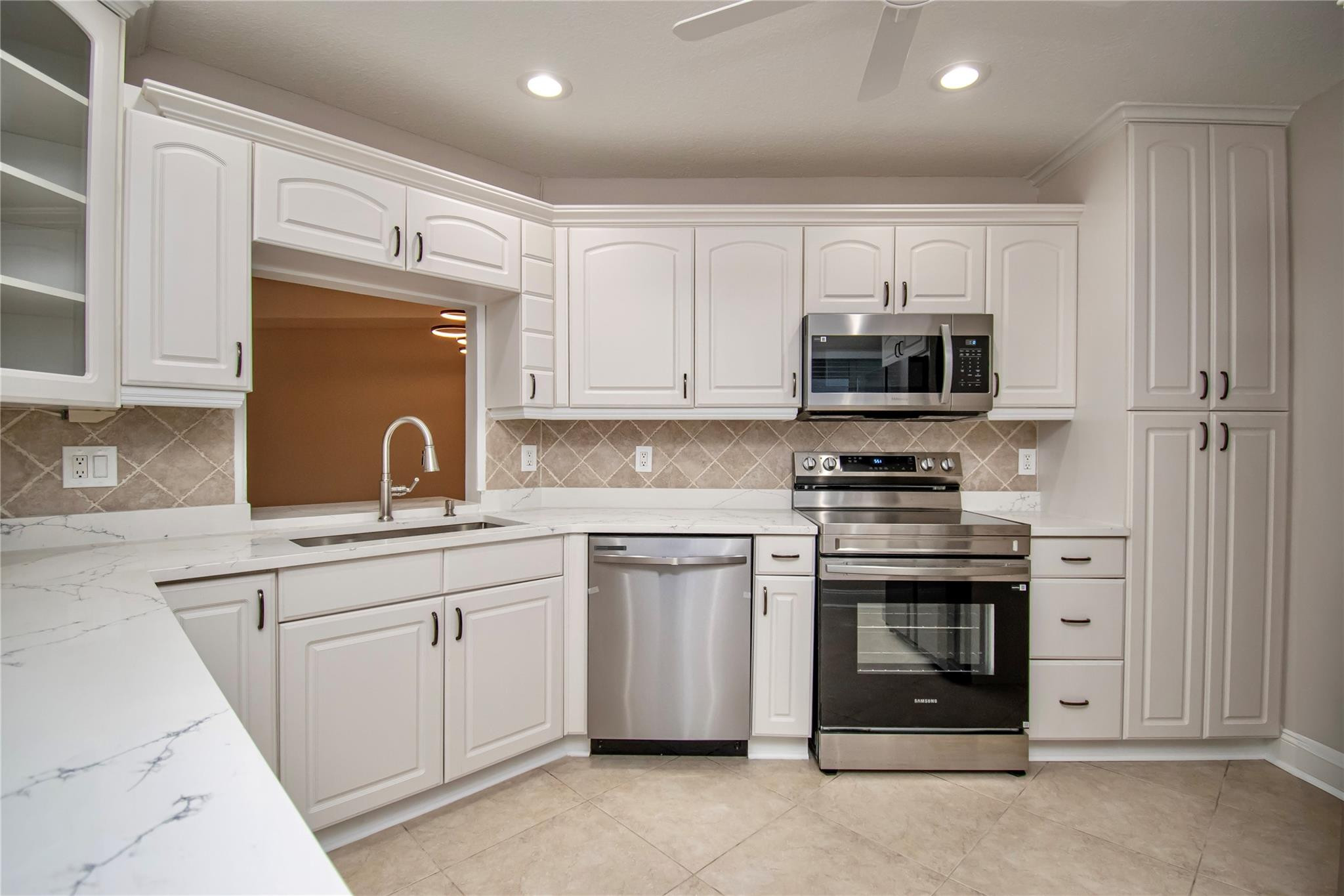 9107 Chatsworth Cascades Circle