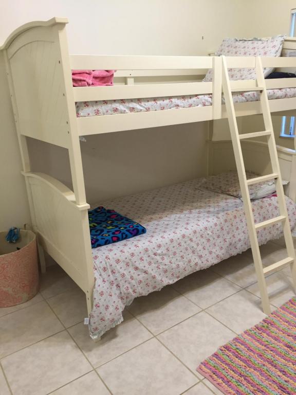 22354 Guadeloupe Street