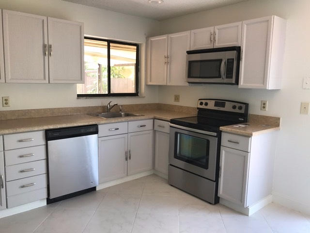 7850 Stanway Place W