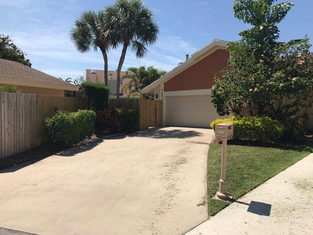 7850 Stanway Place W