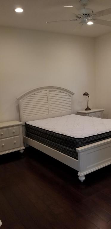 7670 La Corniche Circle