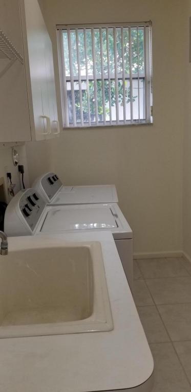 7670 La Corniche Circle