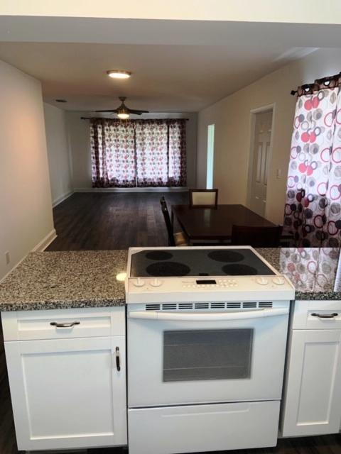 500 NE 48th Street NE 502