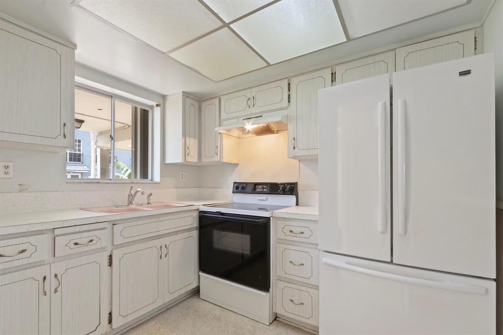 1198 Hillsboro Mile 132