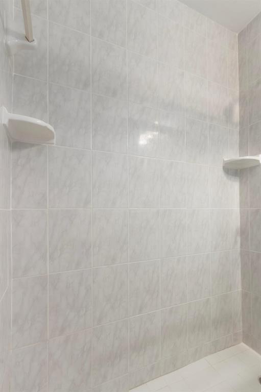 1198 Hillsboro Mile 132