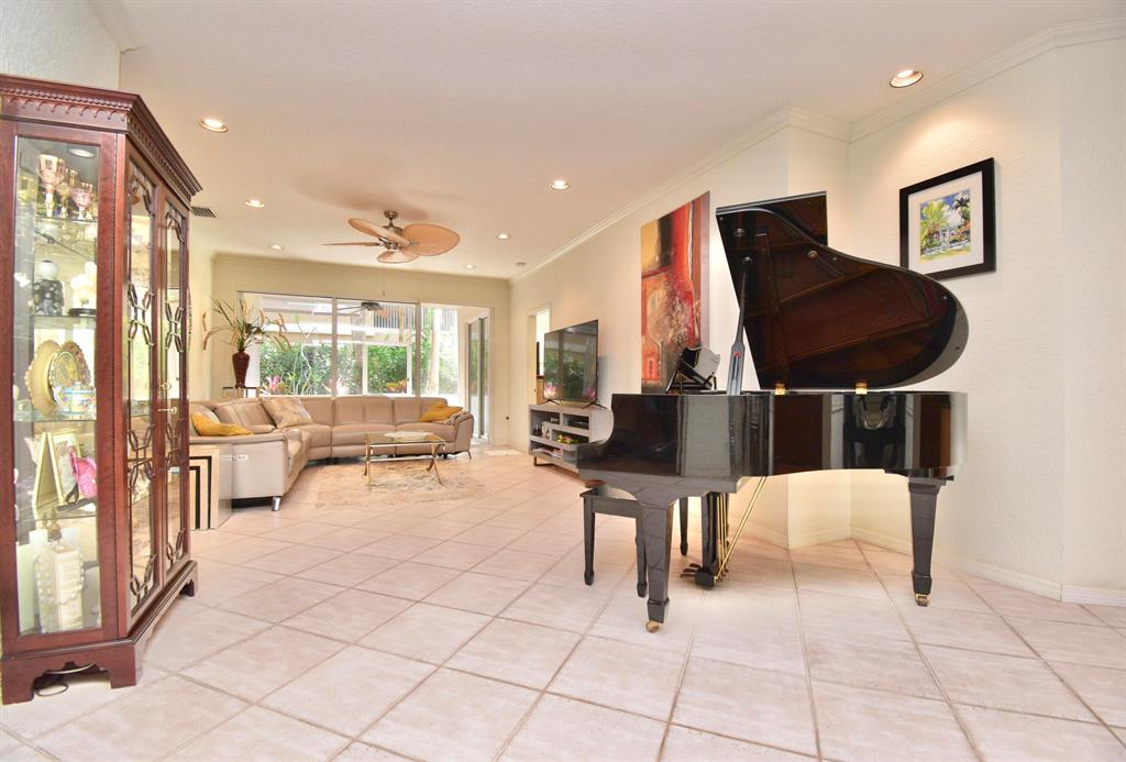 6568 Villa Sonrisa Drive 1411