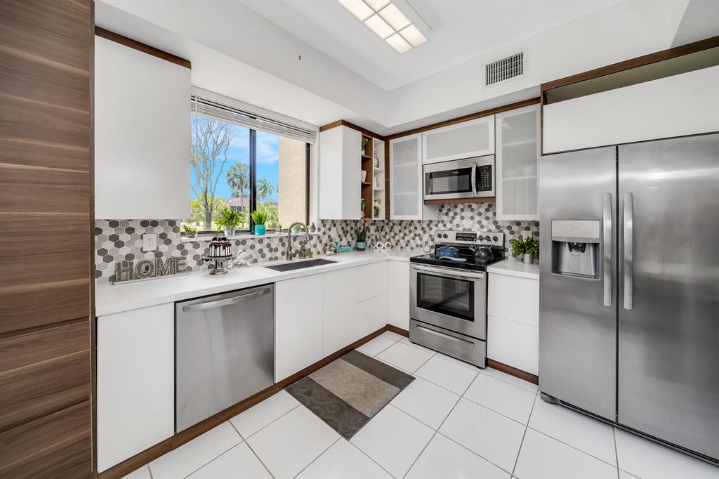 7546 La Paz Boulevard 106