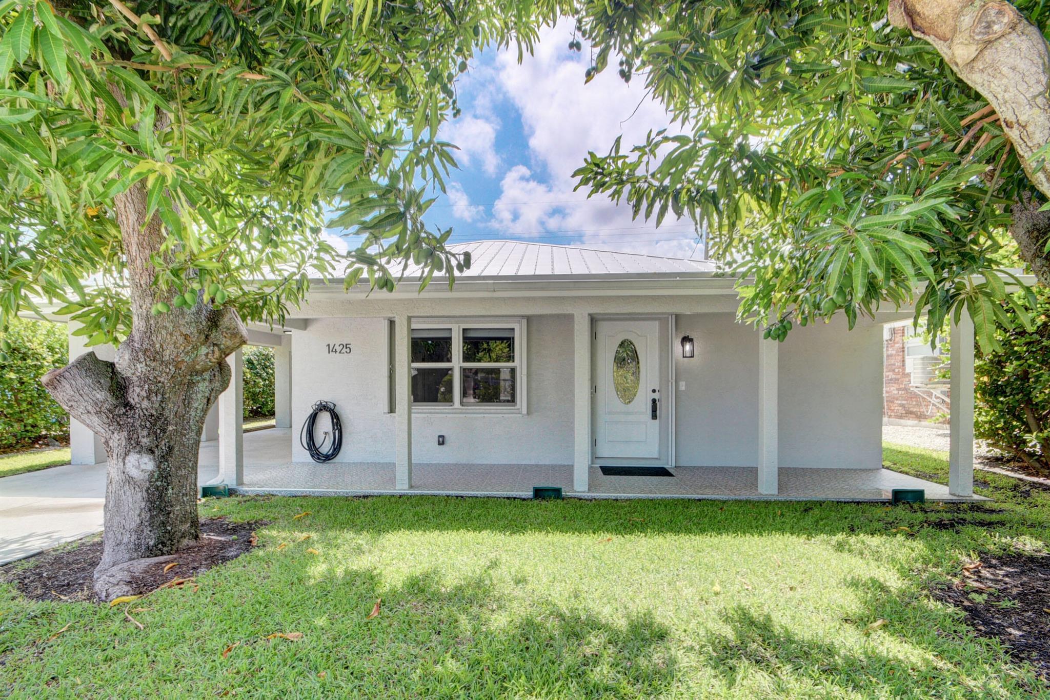 1425 N Federal Highway