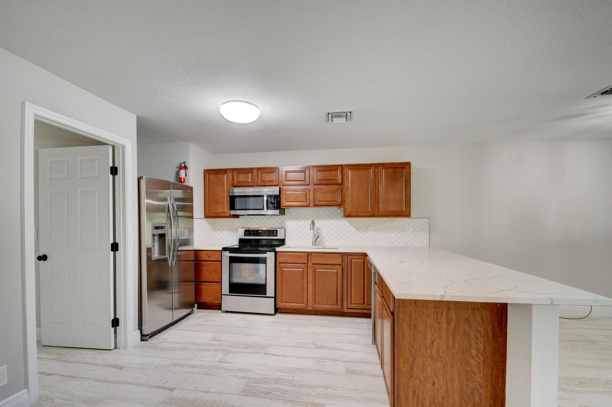 1425 N Federal Highway