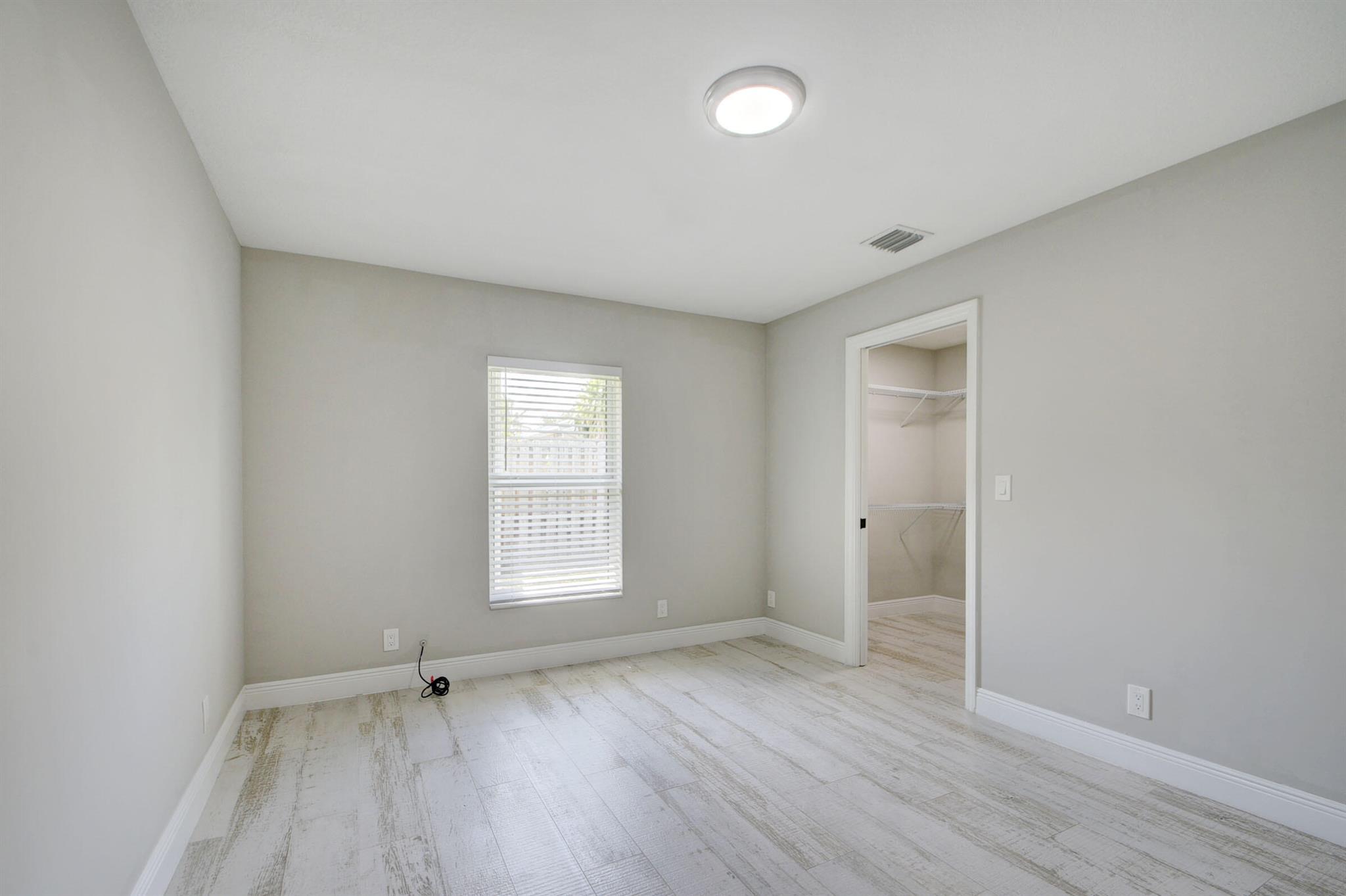 1425 N Federal Highway