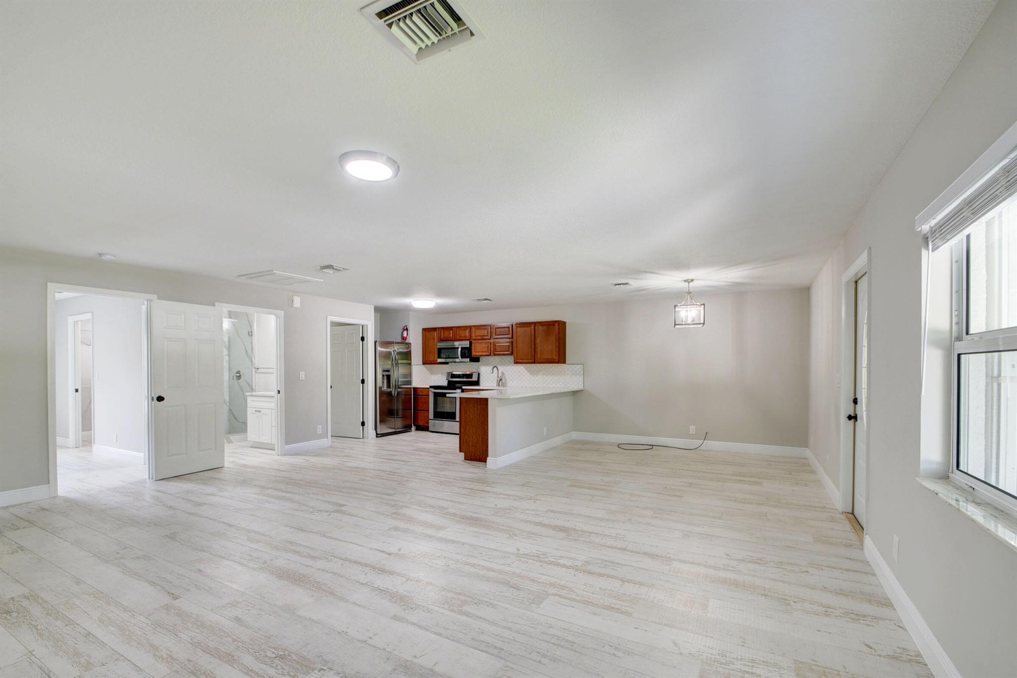 1425 N Federal Highway