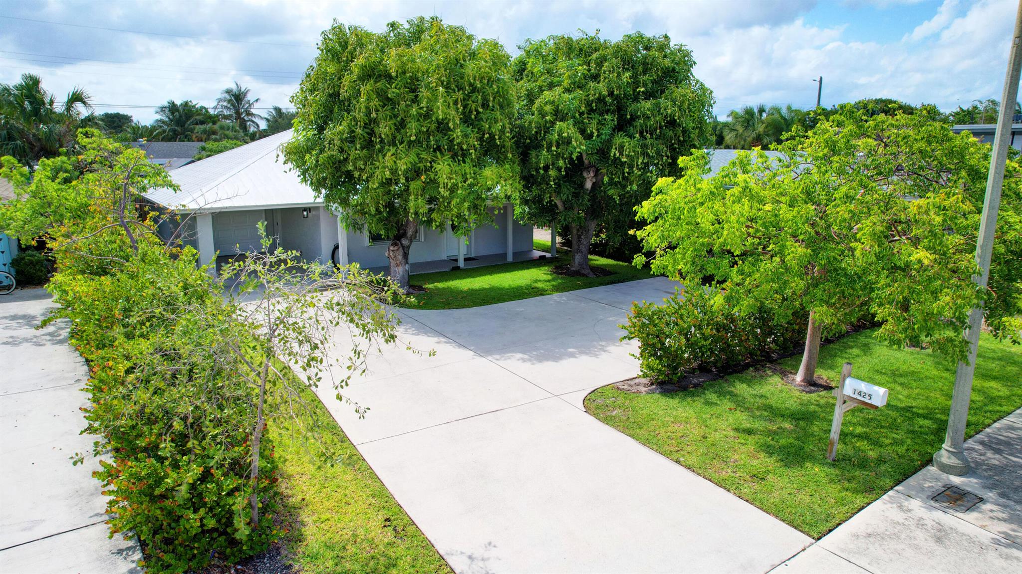 1425 N Federal Highway