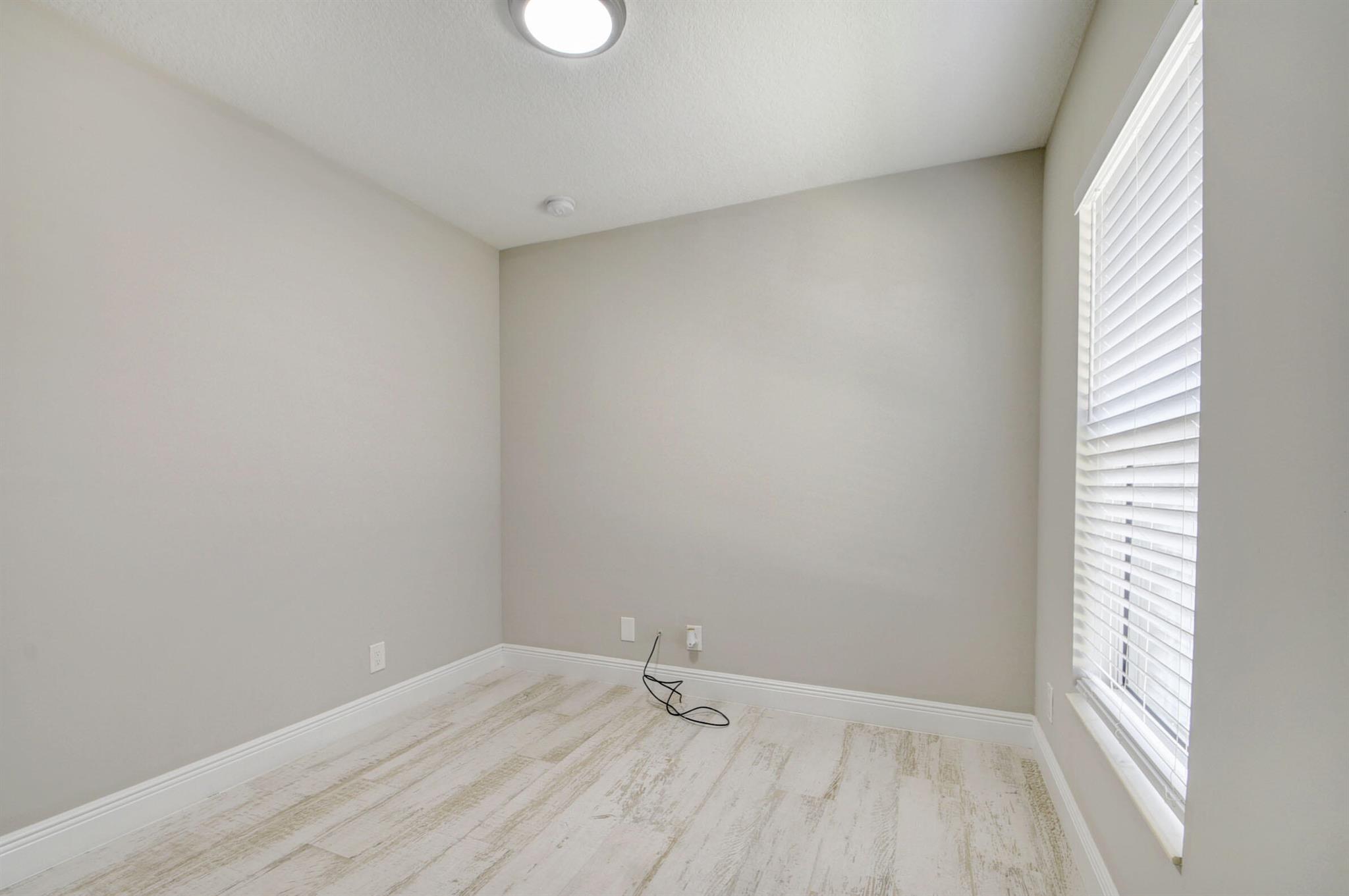 1425 N Federal Highway