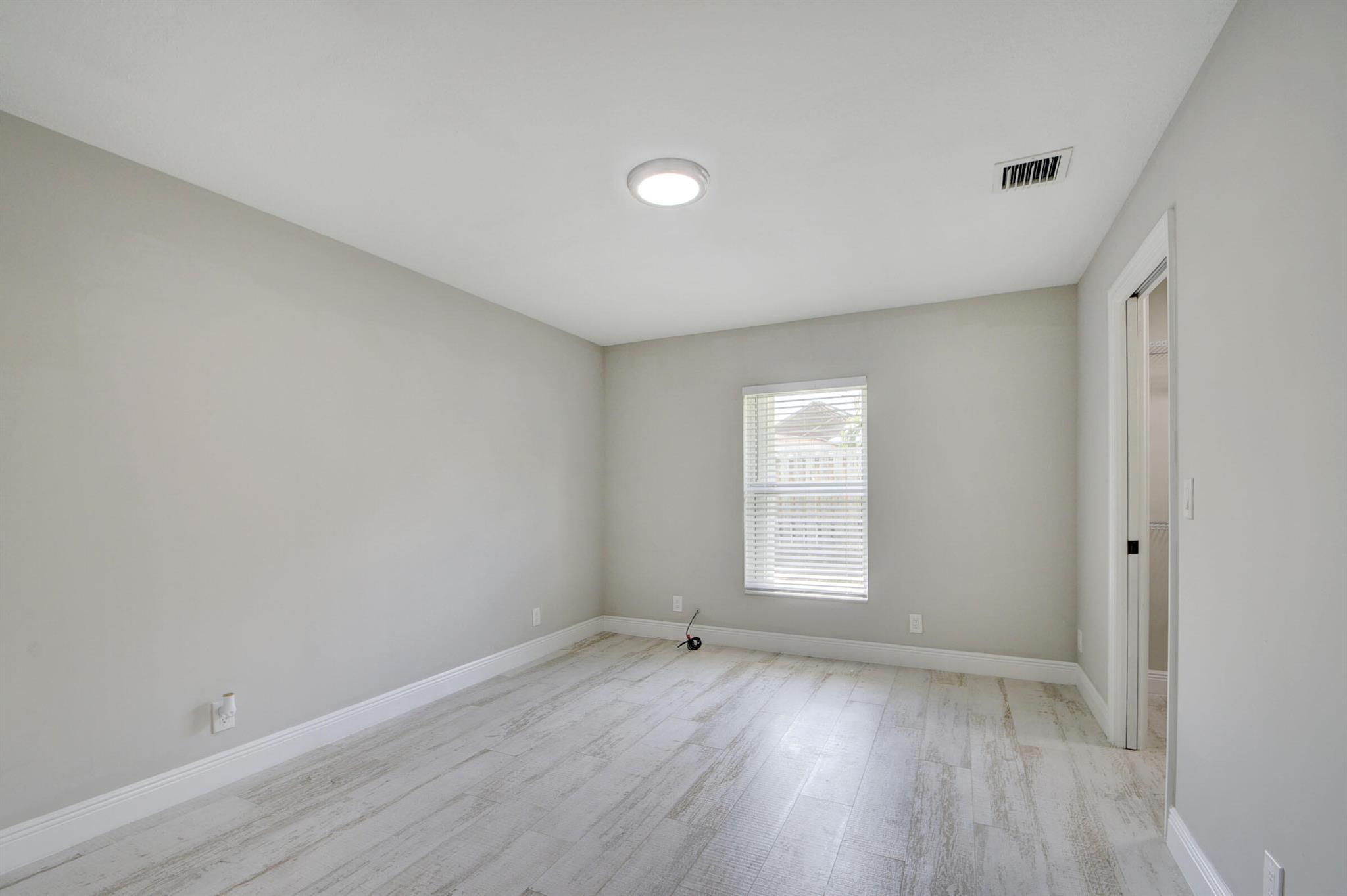 1425 N Federal Highway