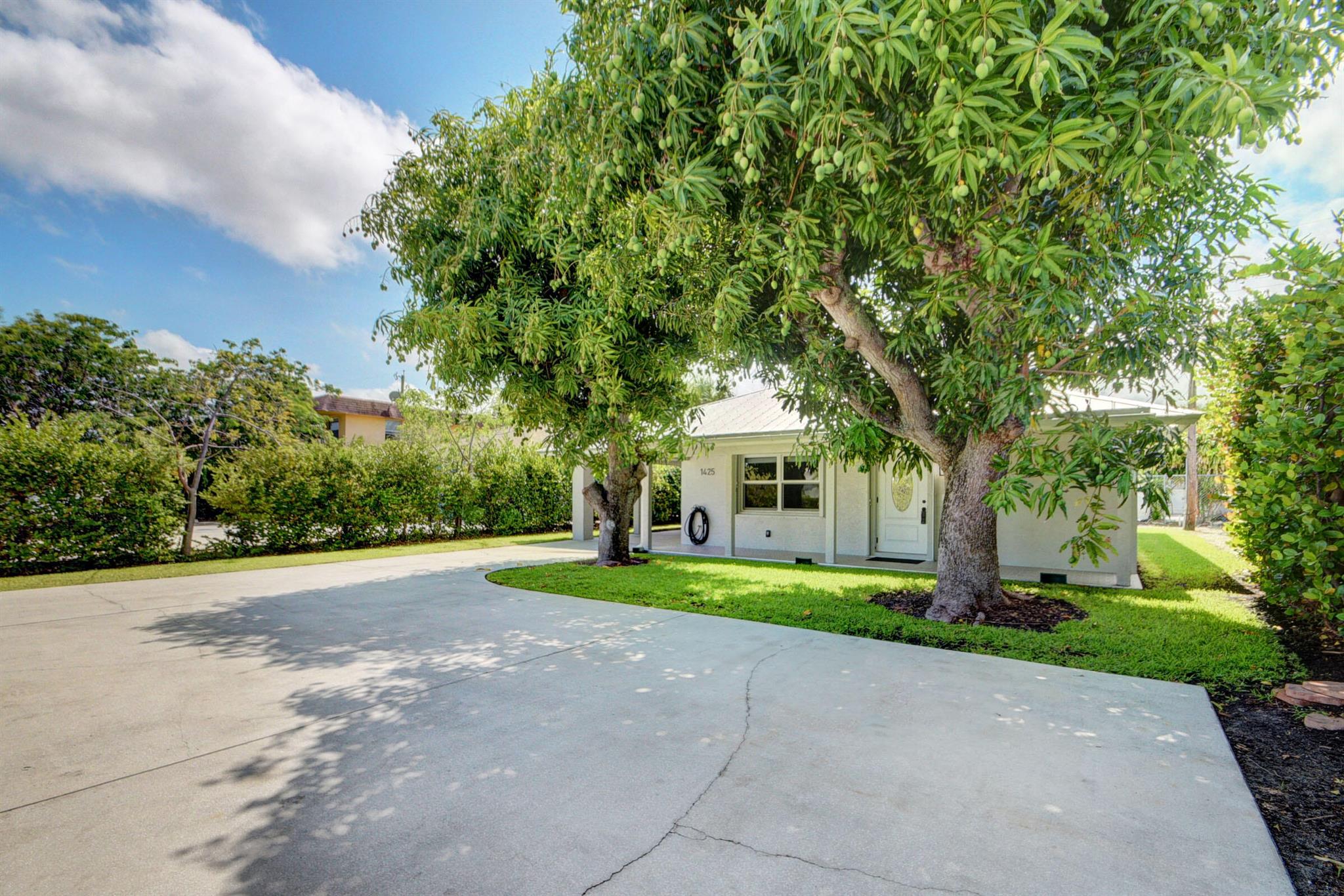 1425 N Federal Highway