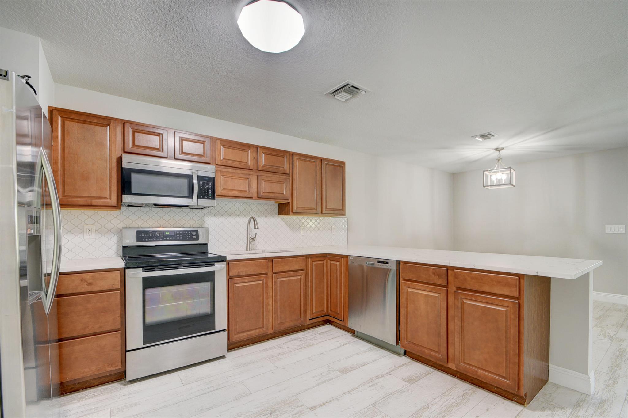 1425 N Federal Highway