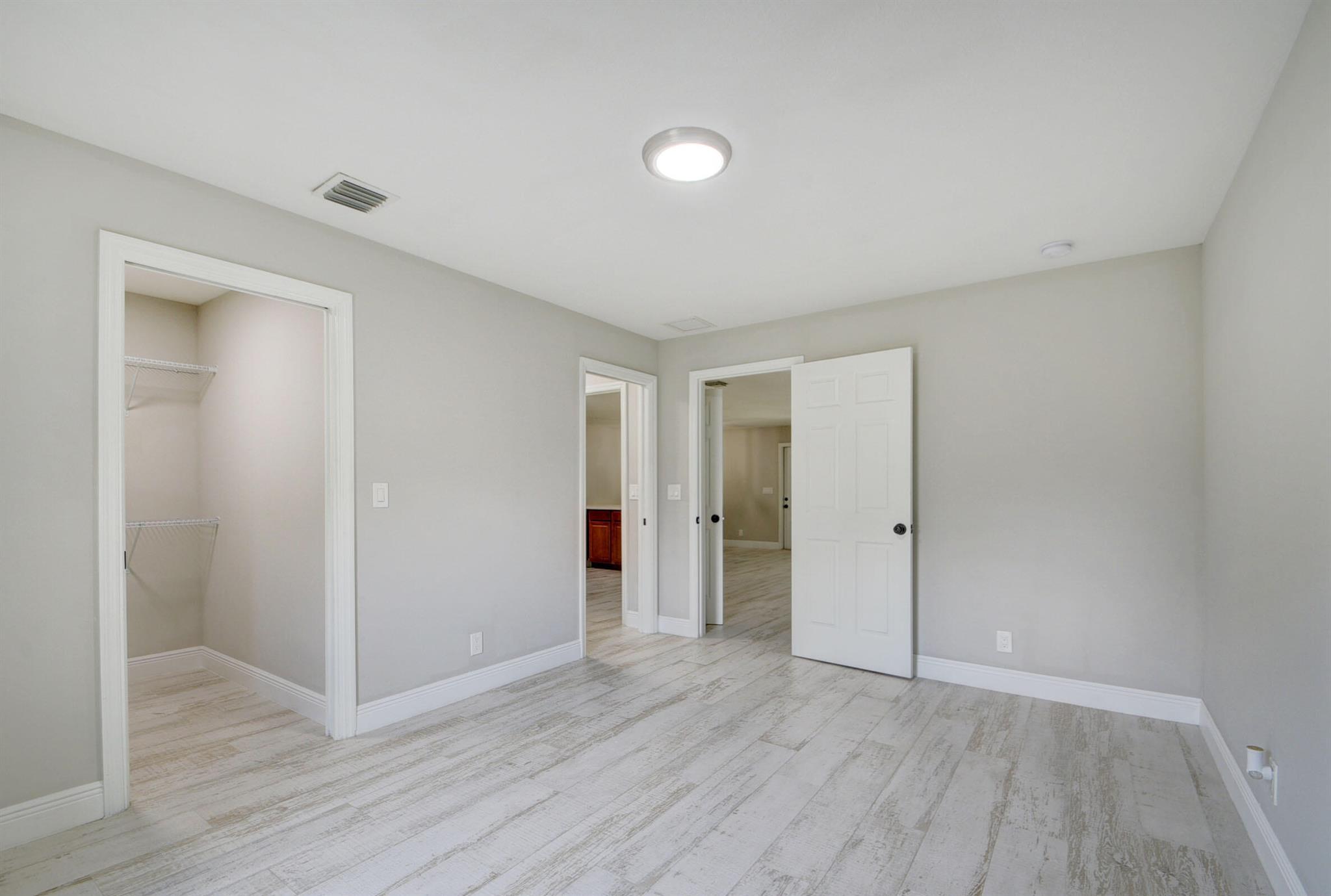 1425 N Federal Highway