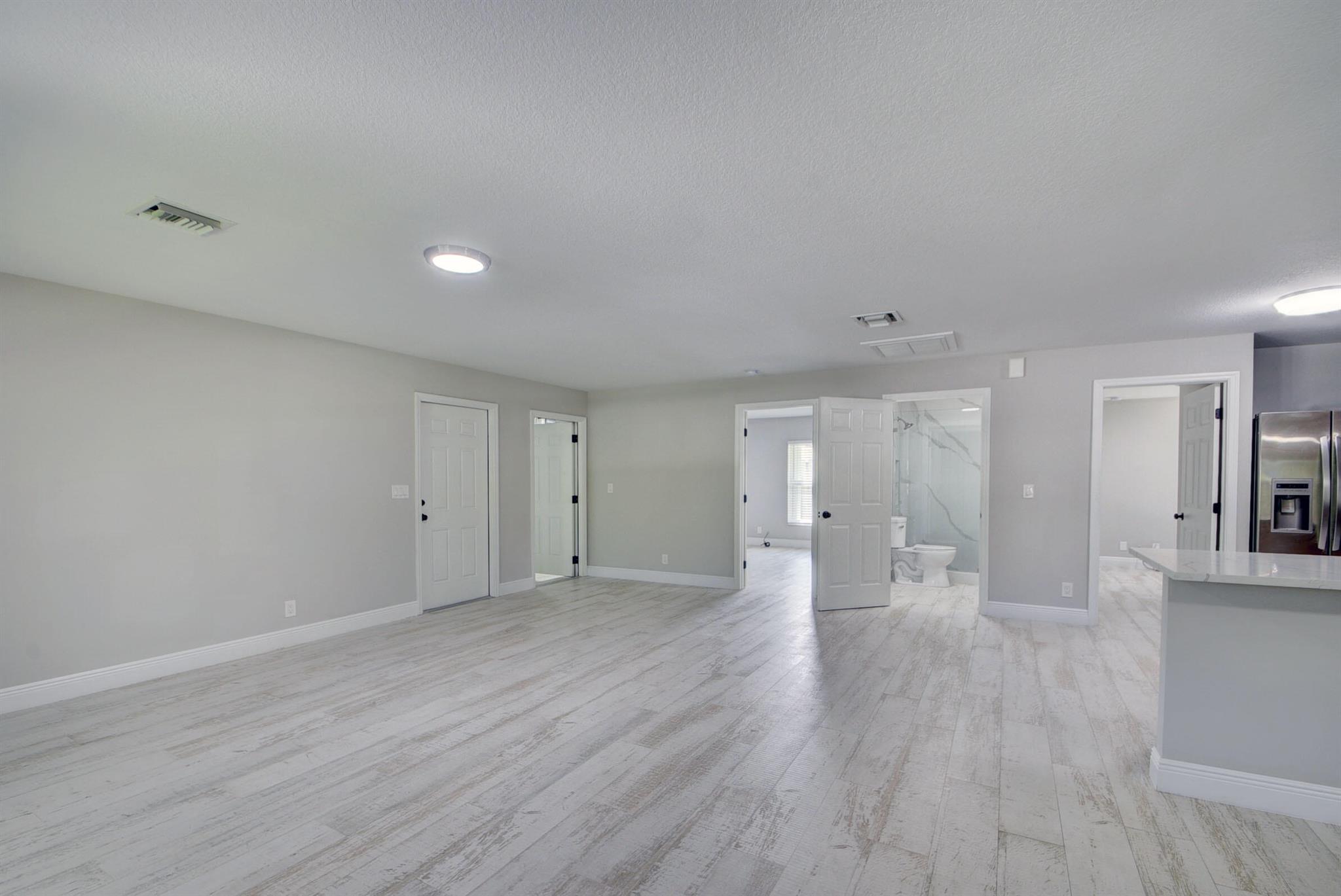 1425 N Federal Highway