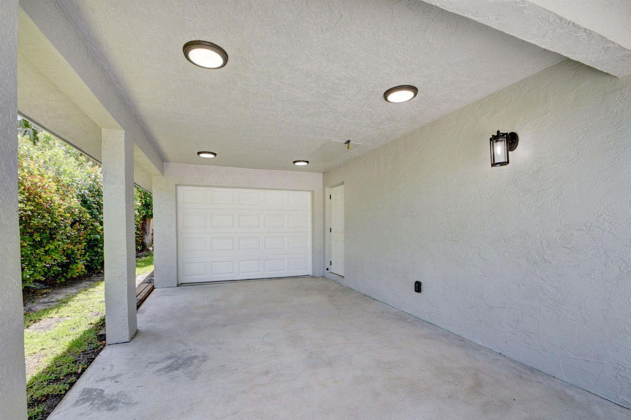 1425 N Federal Highway