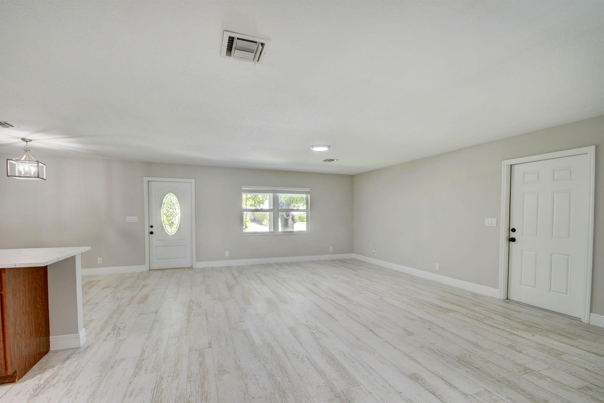 1425 N Federal Highway