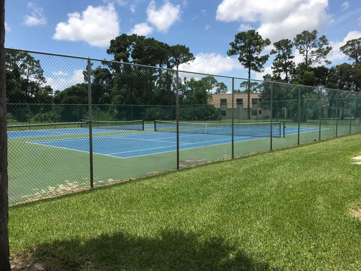 4706 Oak Terrace Drive