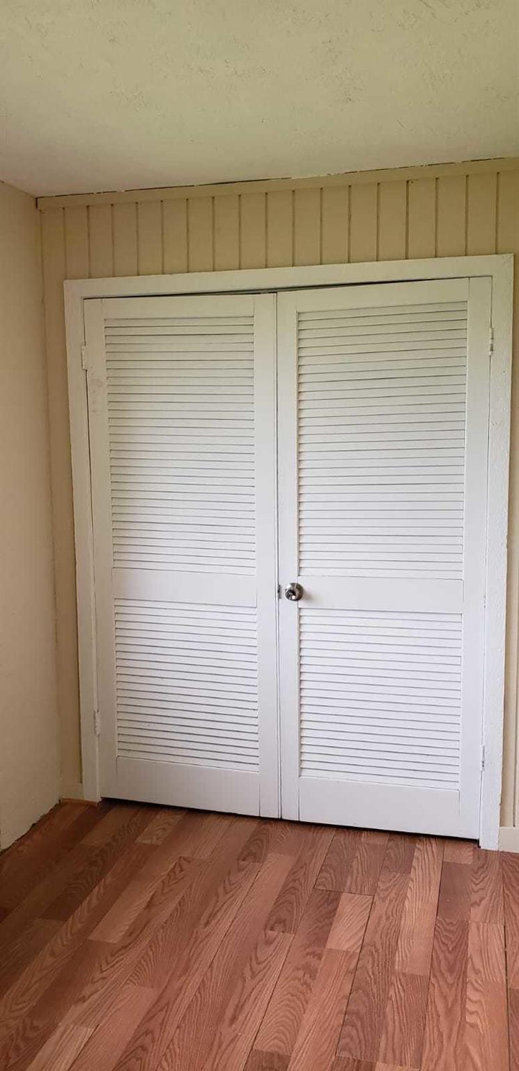 4706 Oak Terrace Drive