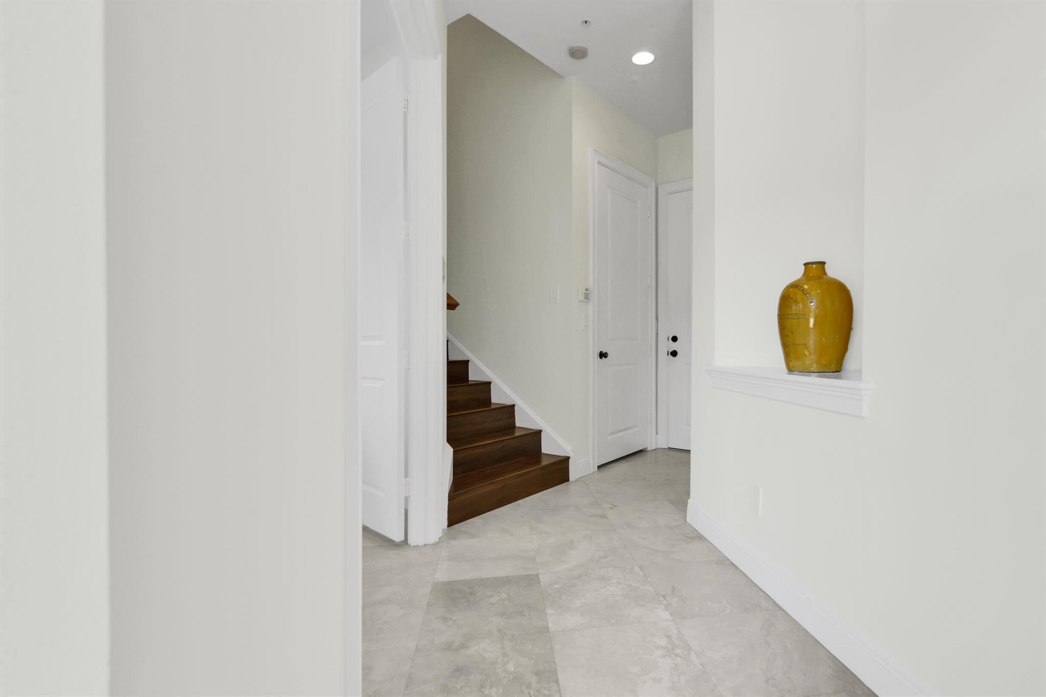 62 Via Floresta Drive