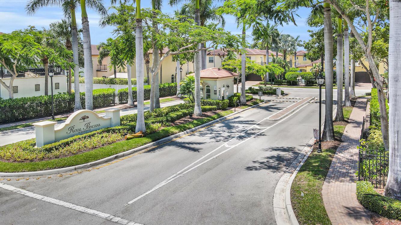 62 Via Floresta Drive