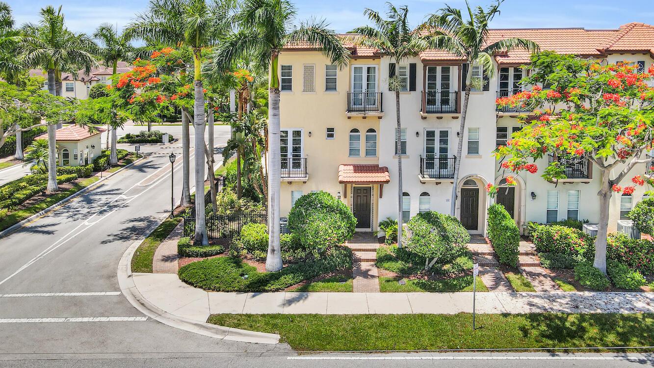 62 Via Floresta Drive