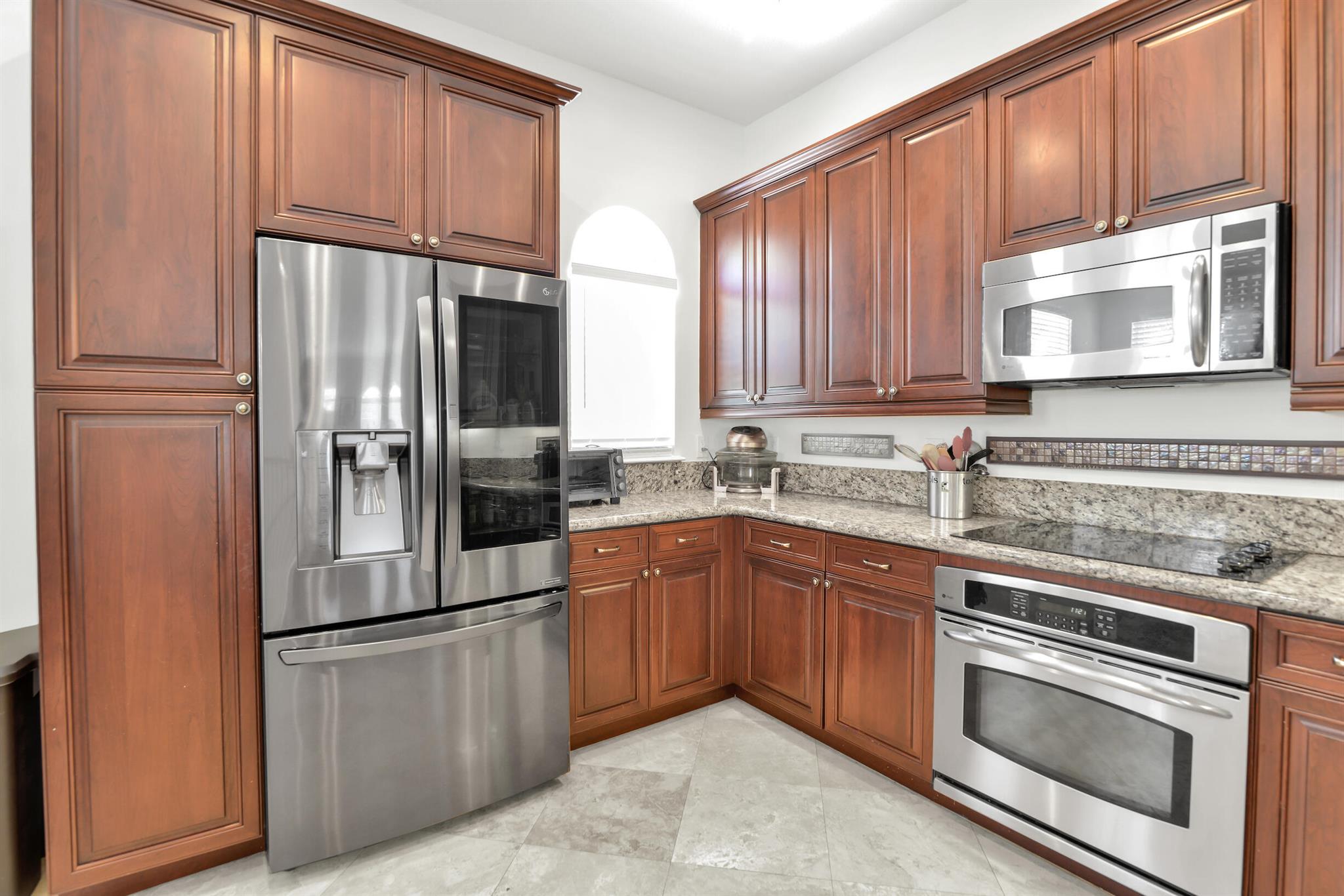 62 Via Floresta Drive