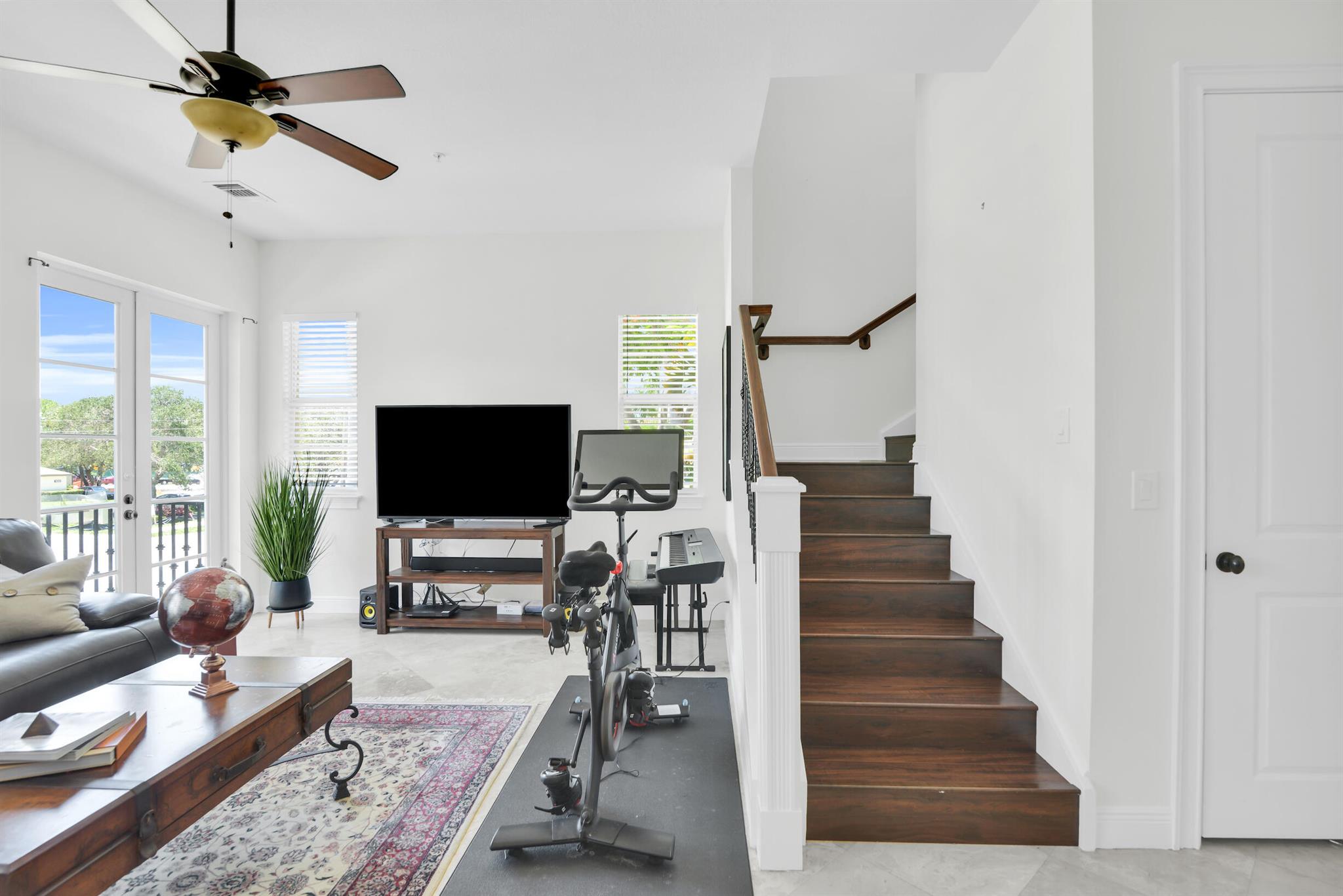 62 Via Floresta Drive